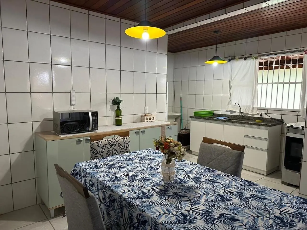 Amplo Apart. Com Sacada Com Ultra Wifi Florianópolis Daire